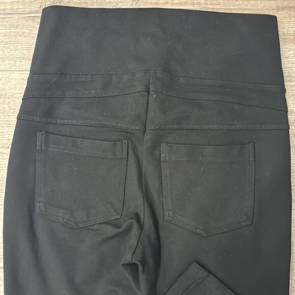 Maternity thyme pants size small - Picture 6 of 6